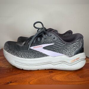Brooks Ghost Max 2